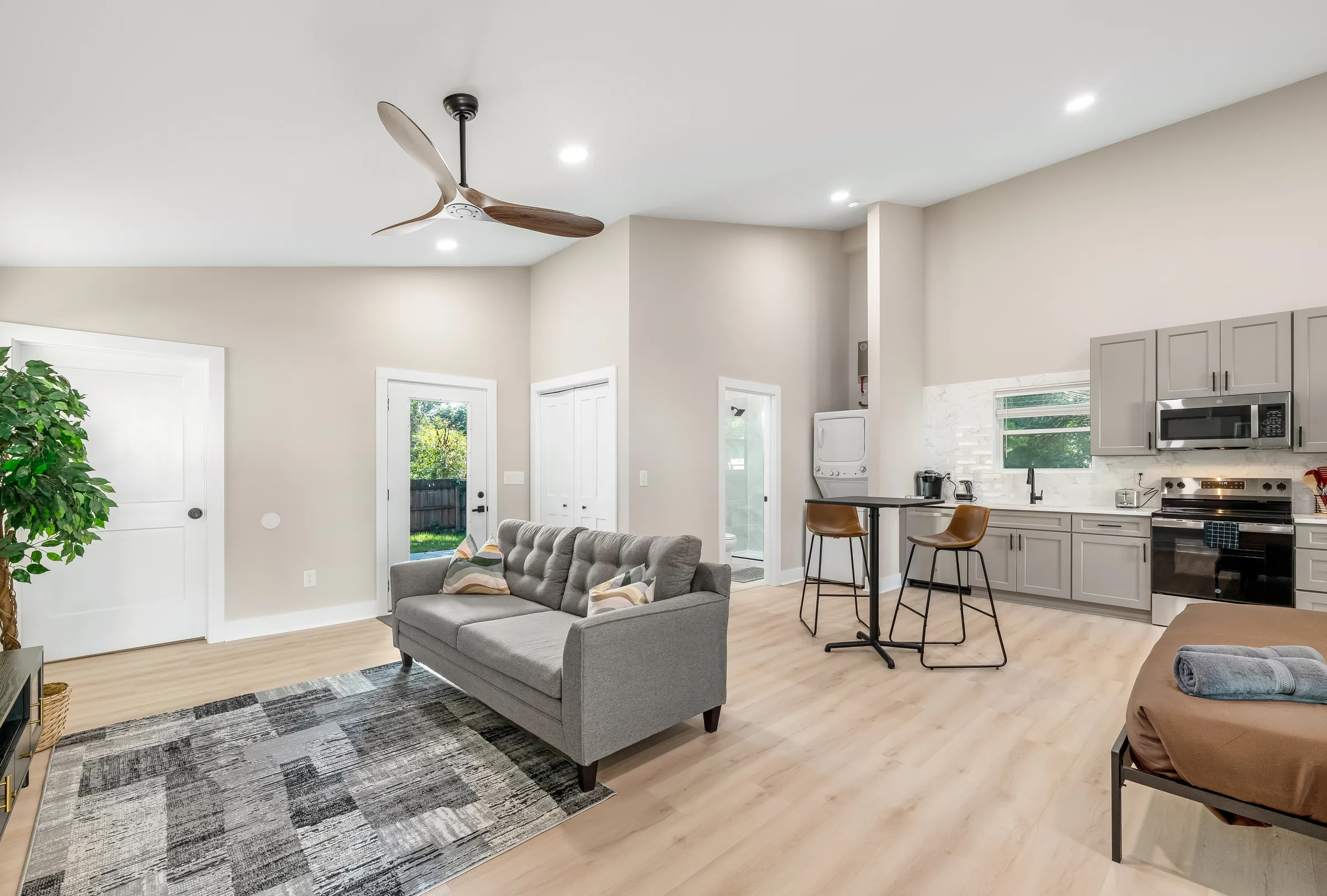 Ashwood Drive Studio ADU furnished rental Charlotte NC 28215 — photo 4