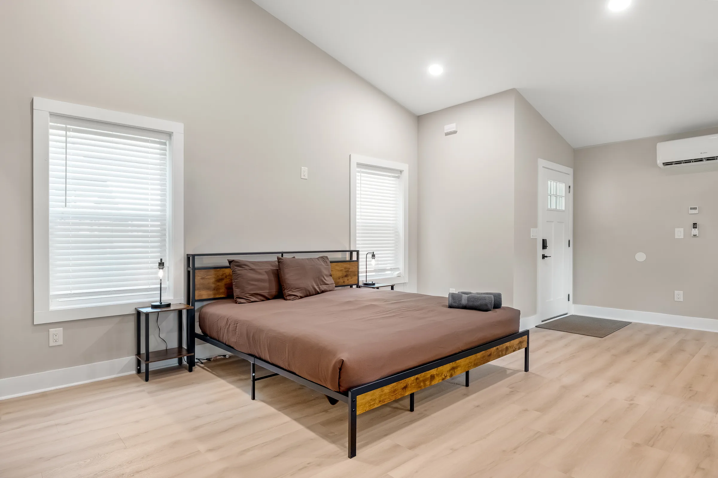 Ashwood Drive Studio ADU furnished rental Charlotte NC 28215 — photo 5