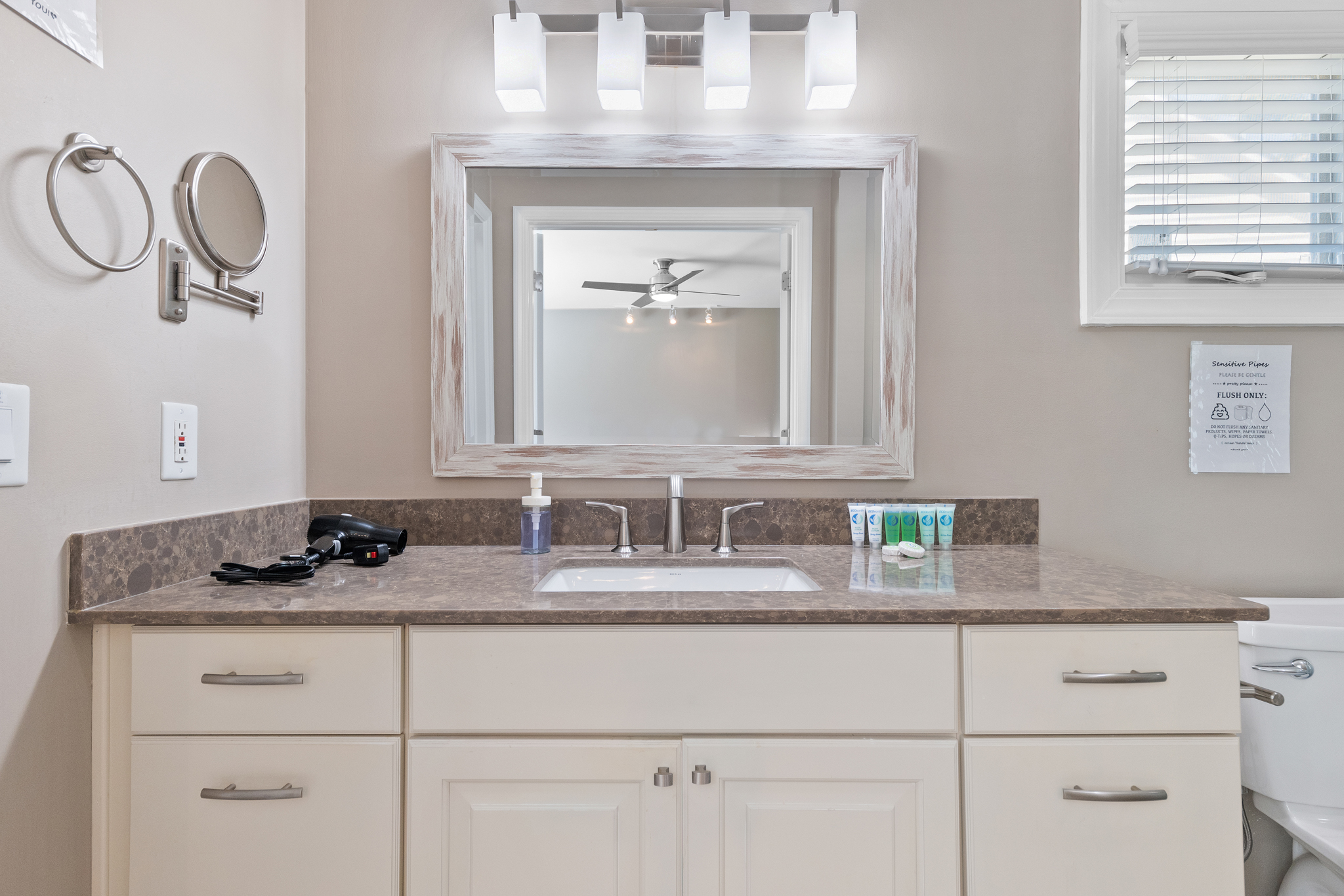 Relaxing bedroom ambiance